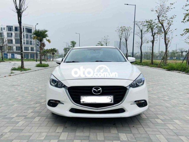 Xe Mazda 3 năm sản xuất 2018, màu trắng, nhập khẩu 0