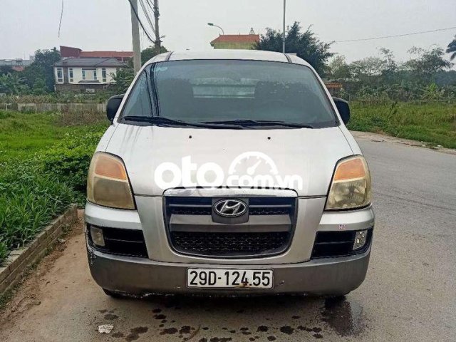 Bán ô tô Hyundai Starex sản xuất năm 2004, 3 chỗ