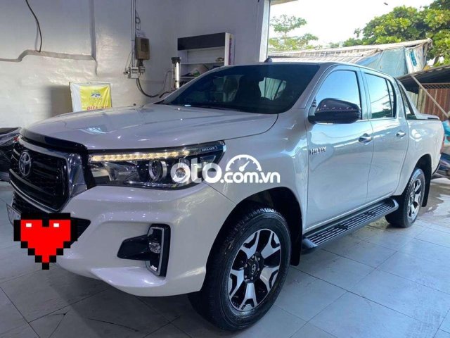 Xe Toyota Hilux 2.8G 4x4 AT sản xuất 2018, màu trắng, nhập khẩu số tự động0