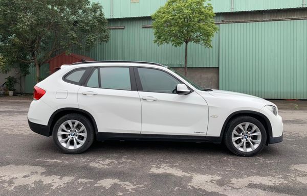 Cần bán gấp BMW X1 sDrive18i xLine năm sản xuất 2010, màu trắng, nhập khẩu Đức