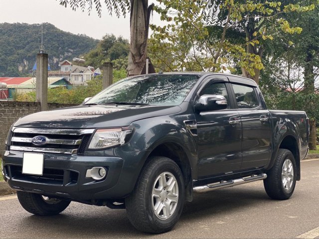 Cần bán lại xe Ford Ranger XLT sản xuất 2013, màu xanh lam, nhập khẩu  