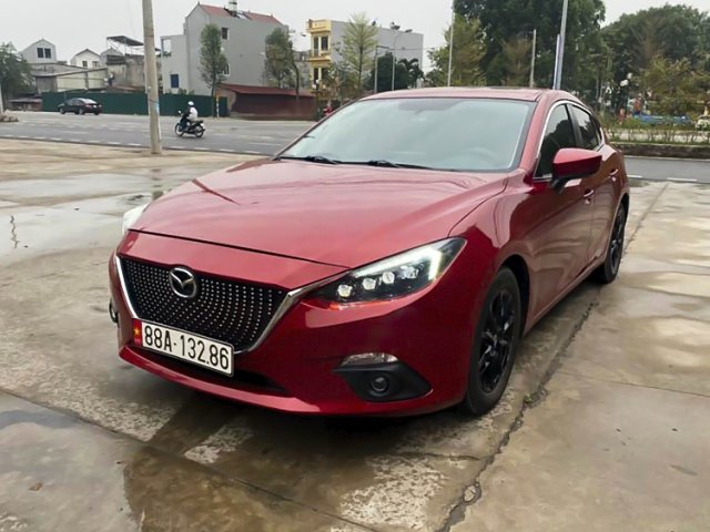 Cần bán gấp Mazda 3 1.5AT sản xuất 2016, màu đỏ