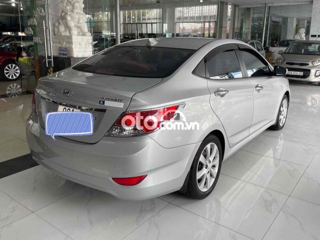 Cần bán xe Hyundai Accent 1.4MT sản xuất 2012, màu bạc, nhập khẩu 0