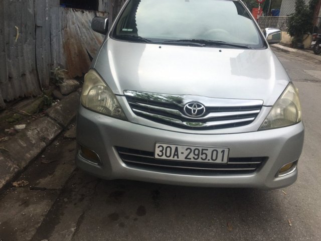 Bán ô tô Toyota Innova 2.0G sản xuất 2009, màu bạc