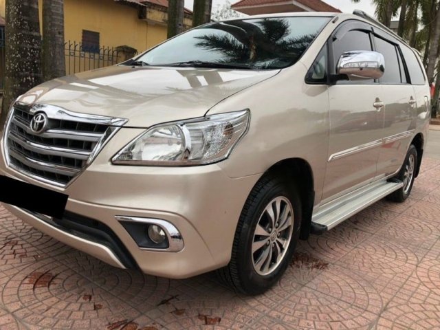 Cần bán gấp Toyota Innova 2.0E sản xuất 2015 xe gia đình, giá chỉ 350 triệu