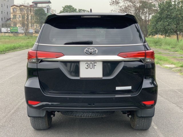 Bán xe Toyota Fortuner 2.4G AT sản xuất 2018, màu đen0