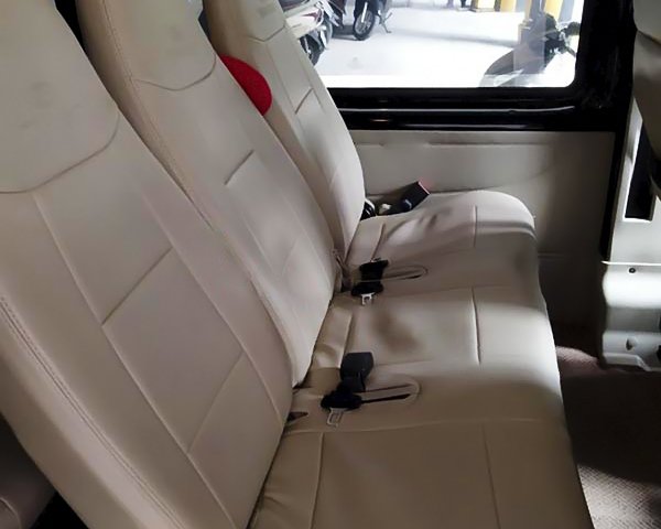 Bán Ford Transit Luxury năm sản xuất 2020, màu đen, giá chỉ 560 triệu3
