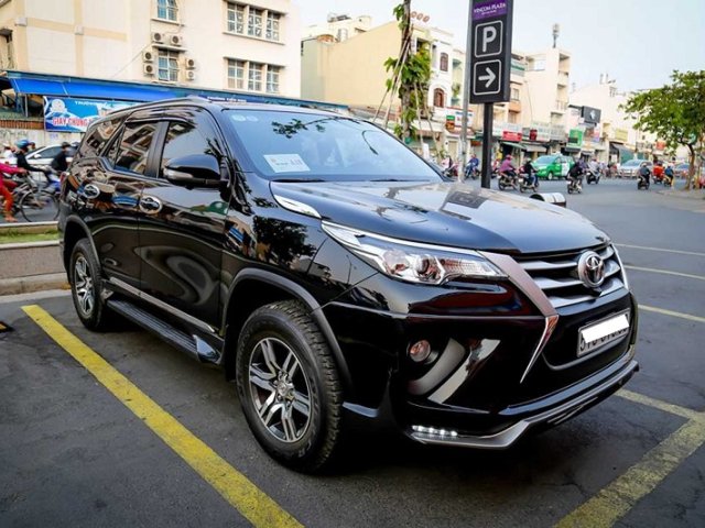 Giá xe Toyota Fortuner 2017.