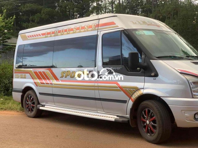 Xe full đồ chơi