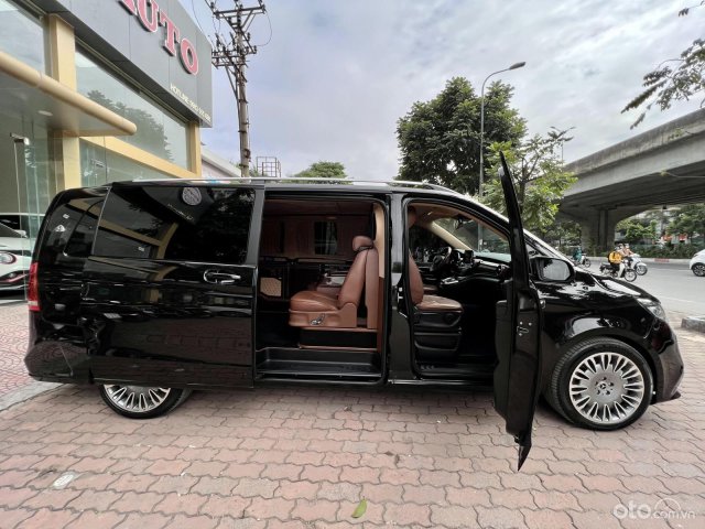 Bán xe Minivan hạng sang nâng cấp Maybach6