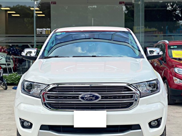 Xem xe trược tiếp Showroom Ford