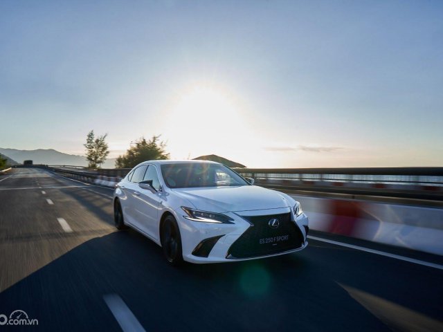 Lexus Thăng Long - Giao ngay, model 2022, bảo hành bảo dưỡng miễn phí 3 năm0