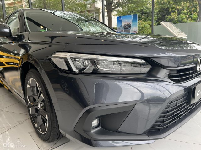 Màu xám, xe giao ngay, khuyến mại tốt nhất Sài Gòn11