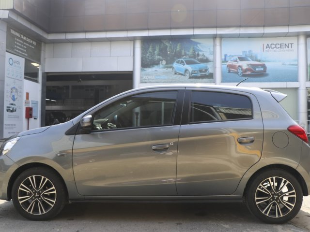 Màu xám, xe nhập6