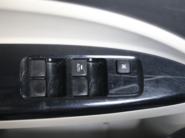 Màu xám, xe nhập11