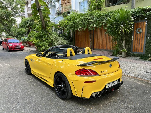 Xe màu vàng, đẹp như mới, xe được BMW trang bị hộp số racing10