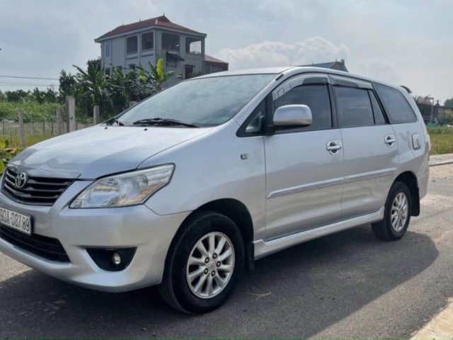 Toyota Innova E 2012