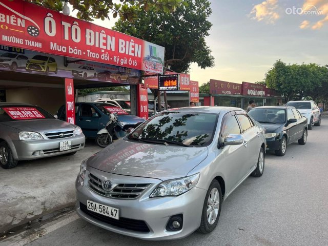 Đánh giá xe Toyota Altis 2012