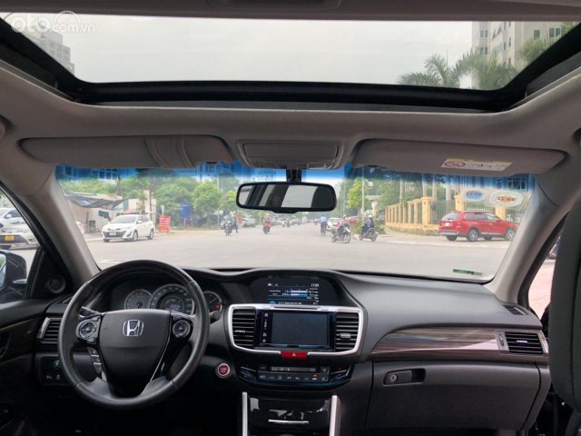Cần bán xe năm sản xuất 2018 giá cạnh tranh4