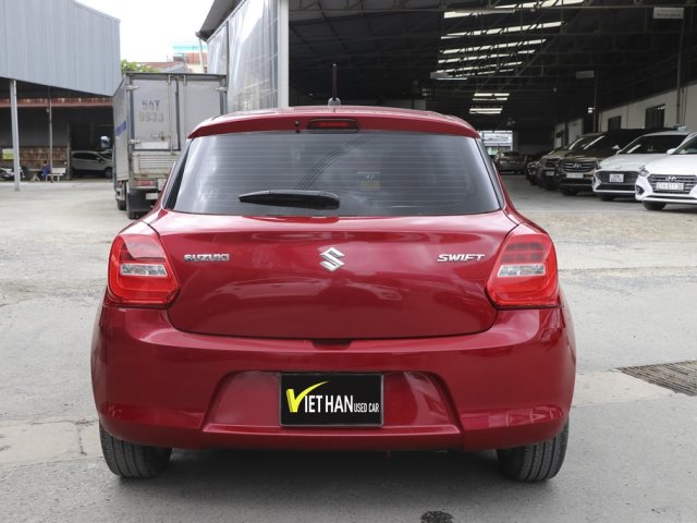 Xe màu đỏ4