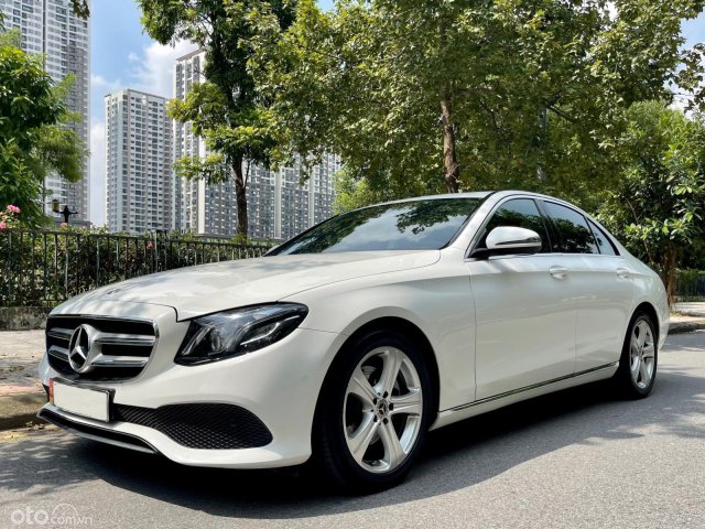 Mercedes E250 2018 cũ màu Trắng chạy 27774 km cực đẹp cực hiếm