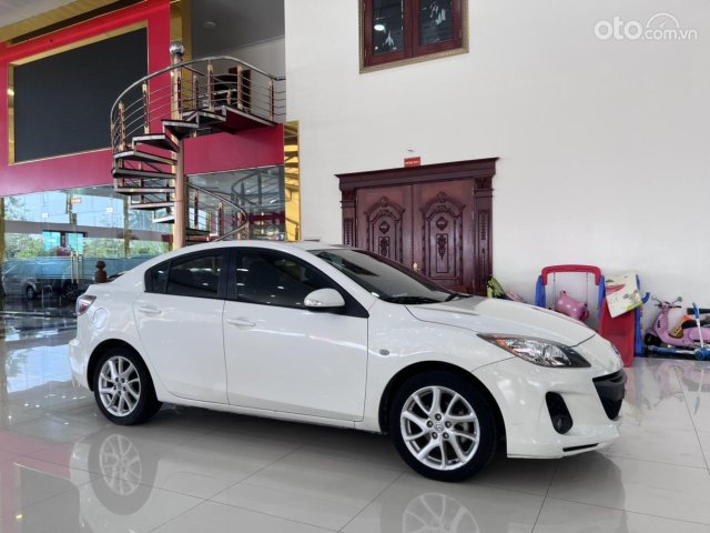 Sedan 5 chỗ cực đẹp, cửa sổ trời, số tự động1