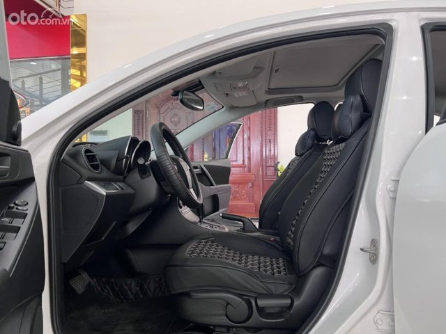 Sedan 5 chỗ cực đẹp, cửa sổ trời, số tự động6