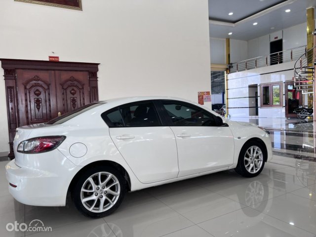 Sedan 5 chỗ cực đẹp, cửa sổ trời, số tự động2