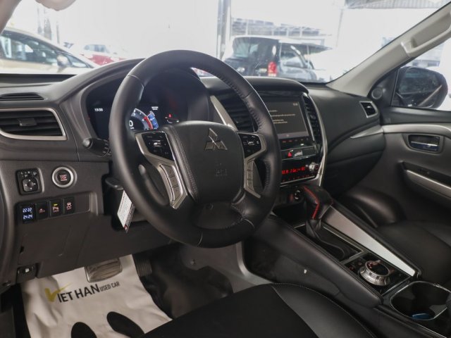 2.5, xe màu đen8