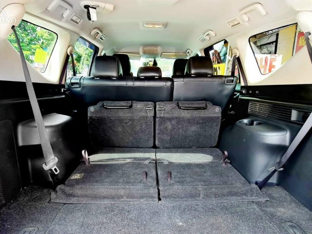 Xe này lúc mua mới lăn bánh giá 1 tỷ 660 triệu, mà bây giờ giá chỉ còn 818 triệu bằng nửa tiền so với lúc mua mới20