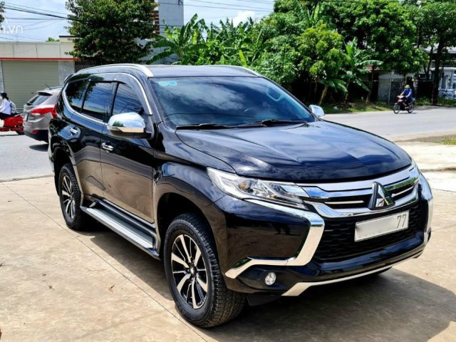 Xe này lúc mua mới lăn bánh giá 1 tỷ 660 triệu, mà bây giờ giá chỉ còn 818 triệu bằng nửa tiền so với lúc mua mới2