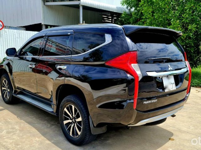 Xe này lúc mua mới lăn bánh giá 1 tỷ 660 triệu, mà bây giờ giá chỉ còn 818 triệu bằng nửa tiền so với lúc mua mới3