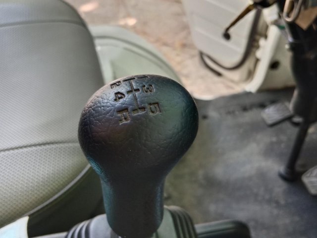 Xe gia đình mới đi 3 vạn km. Đã lắp điều hoà24