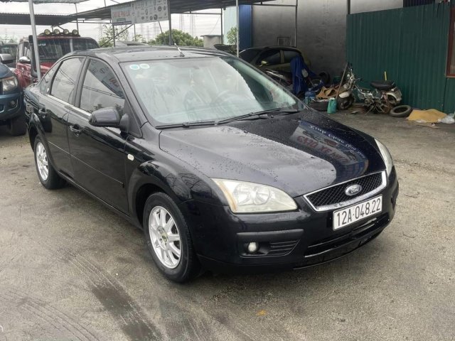 2007 Ford Focus SE in Silver  Front angle view Stock Photo  Alamy