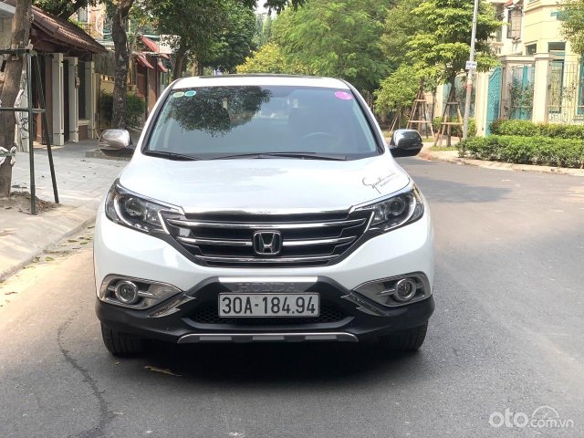 Cần bán gấp Honda CR-V 2.4 đời 2014 xe gia đình giá chỉ 605tr0