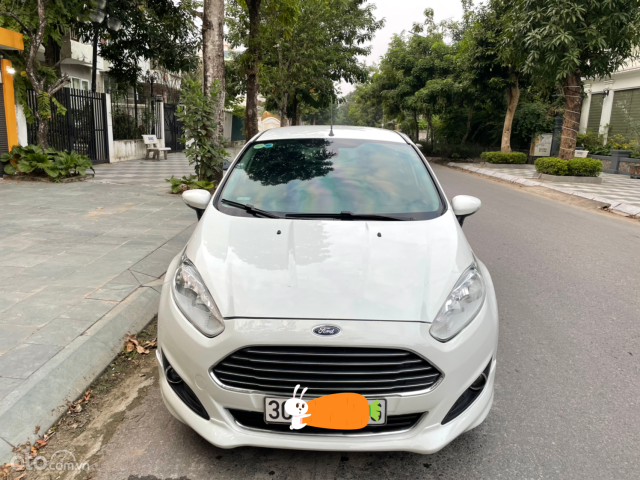 Gia Hưng Auto bán xe màu trắng0