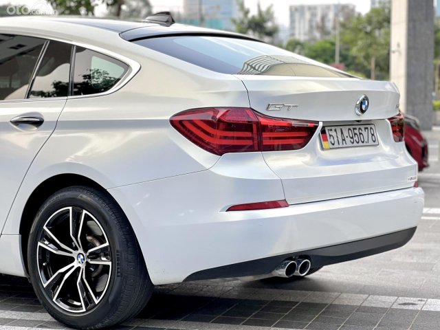 New BMW 5 Series Gran Turismo 2023 535i xDrive Photos Prices And Specs in  Qatar