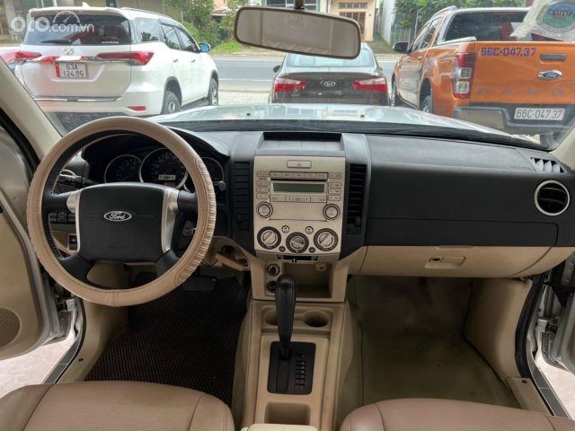 Xe còn mới giá chỉ 375tr10