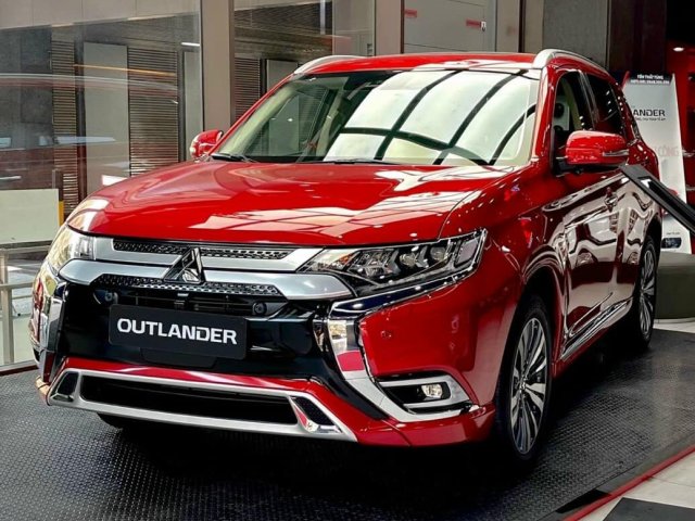 Xả kho Outlander giá như xe cũ0