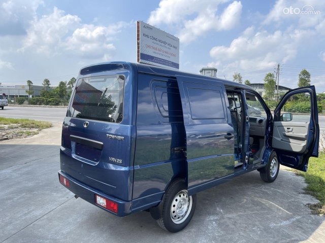 Xe tải Van tải trọng chở hàng 950kg9