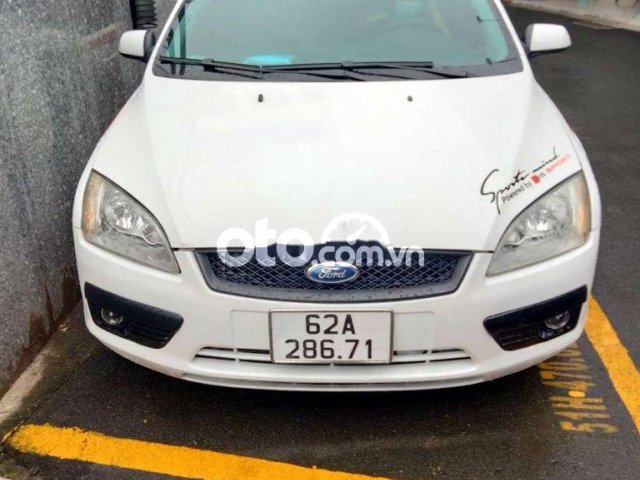 Bán xe focus hatchback 2.00