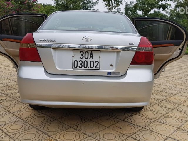 1.5 MT, màu bạc6