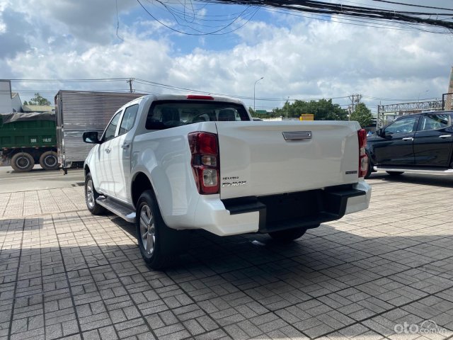 Isuzu Lộc Phát hỗ trợ ngân hàng, giao xe tận nhà cho quý khách, liên hệ hotline ngay4