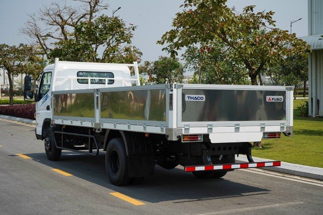 Bán xe tải 3.5 tấn Mitsubishi Canter 7.5 thùng dài 5.3 mét Nhật Bản trả góp 25%12