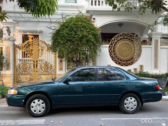 Bán xe ô tô Toyota Camry đời 1995 giá rẻ chính hãng