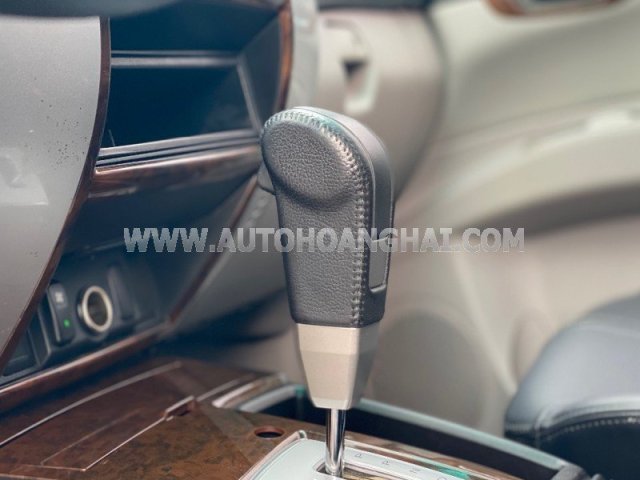 Màu trắng, giá 580tr8