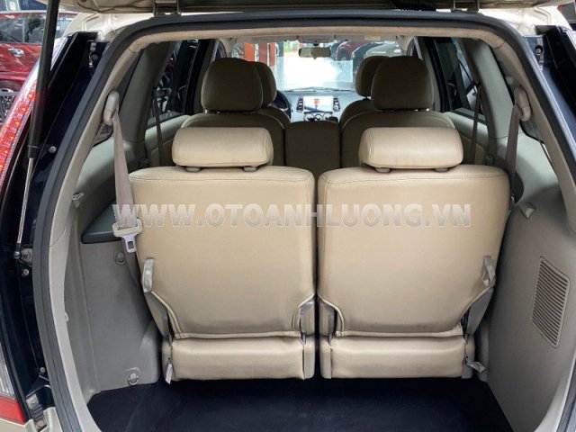 Xe màu bạc số tự động2
