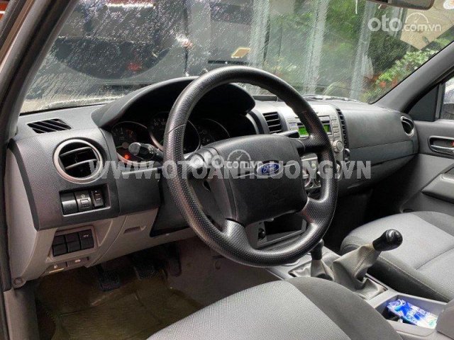 Xe màu bạc7