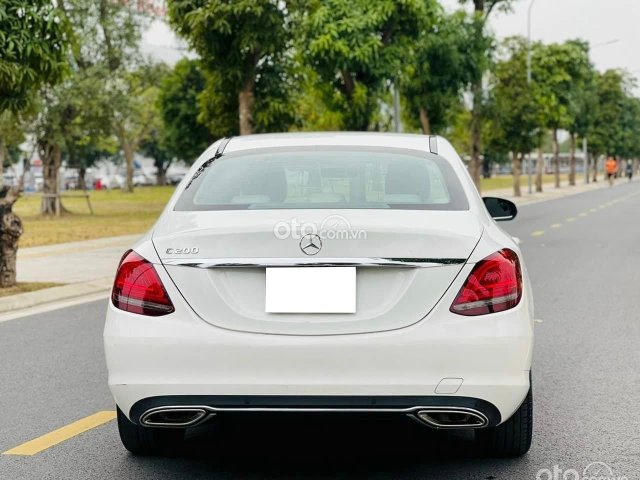Xe còn rất mới - Biển số thành phố. Cam kết xe không đâm đụng, lỗi lầm, odo chuẩn4