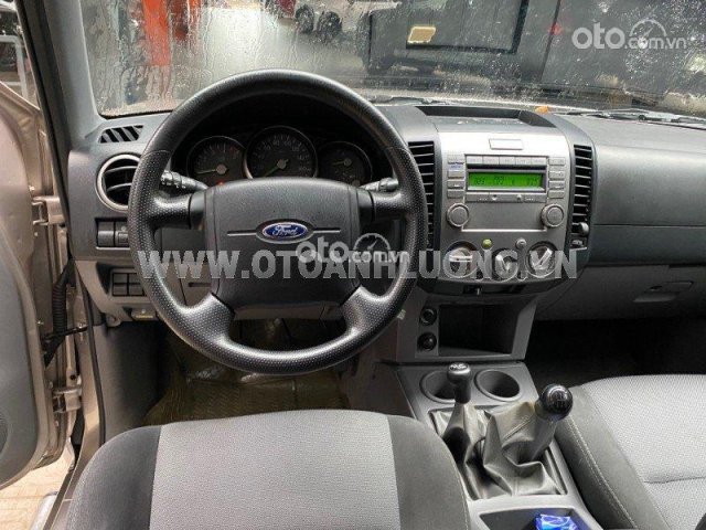 Xe màu bạc4